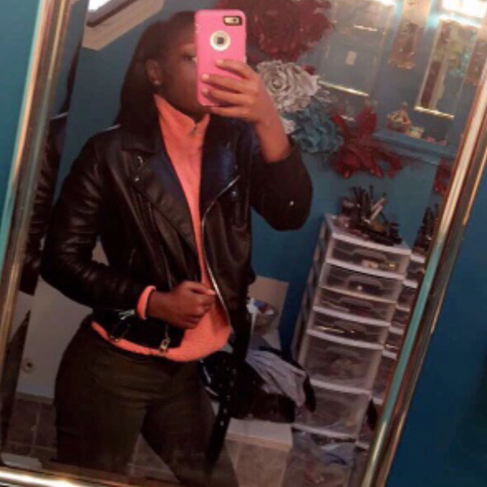 Meet your Posher, Daisha